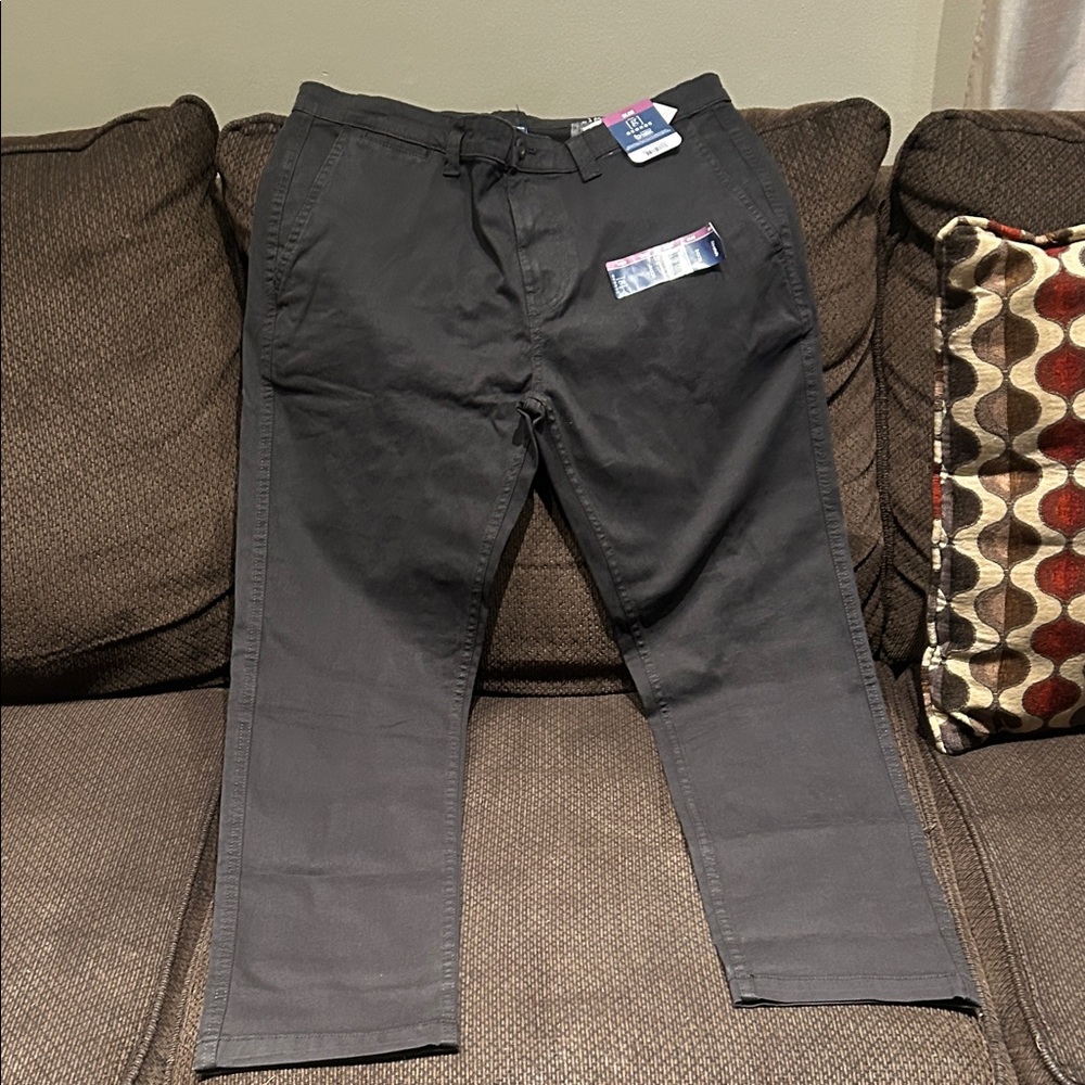 Brand New with Tags Classic Black Chinos for Men 34x30.